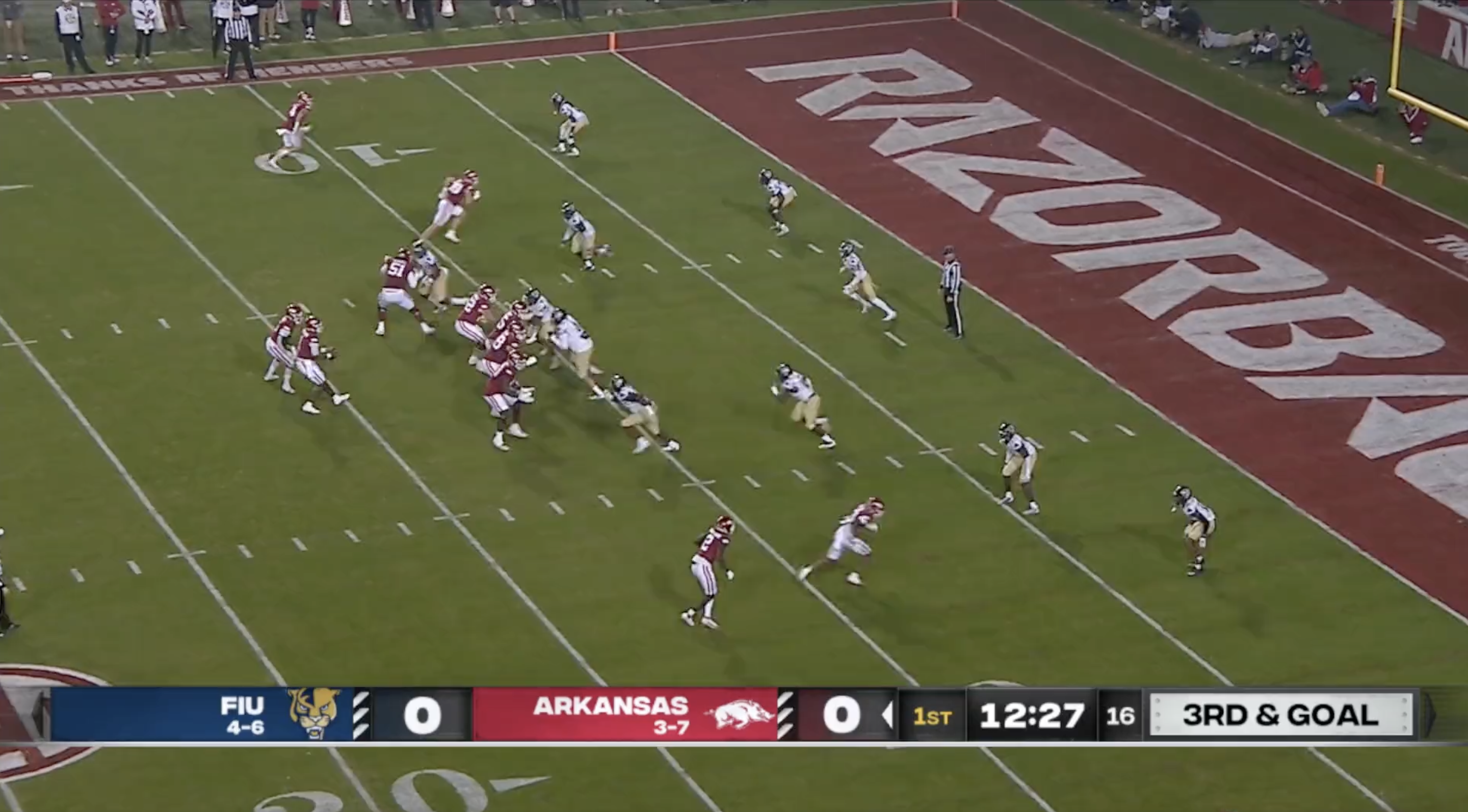 KJ Jefferson secures latest Arkansas record with early touchdown pass